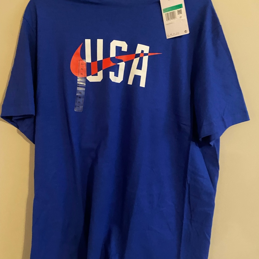 NWT Mens Nike Size XL USA T-shirt